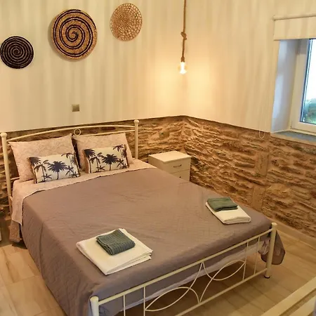 Kampos Family Garden Batsi (Andros)