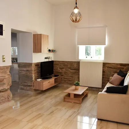 Kampos Family Garden بيت للعطل